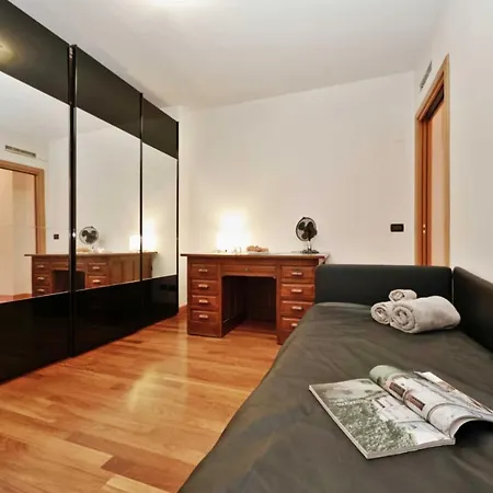 Anna Apartment